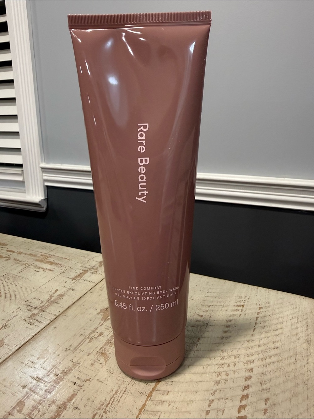 NWT Rare Beauty Find Comfort Gentle Exfoliating Body Wash